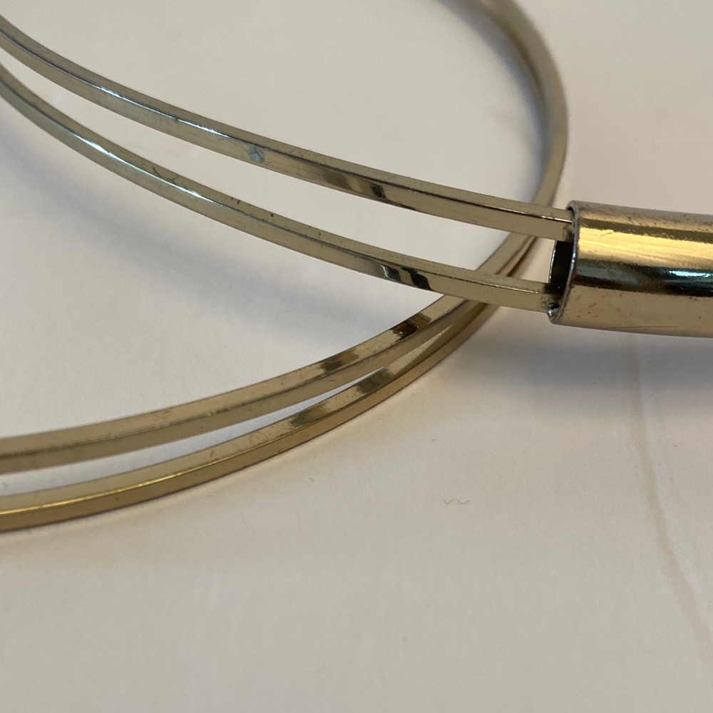 Sleek Gold Tone Omega Collar Choker Necklace - Picture 3 of 6